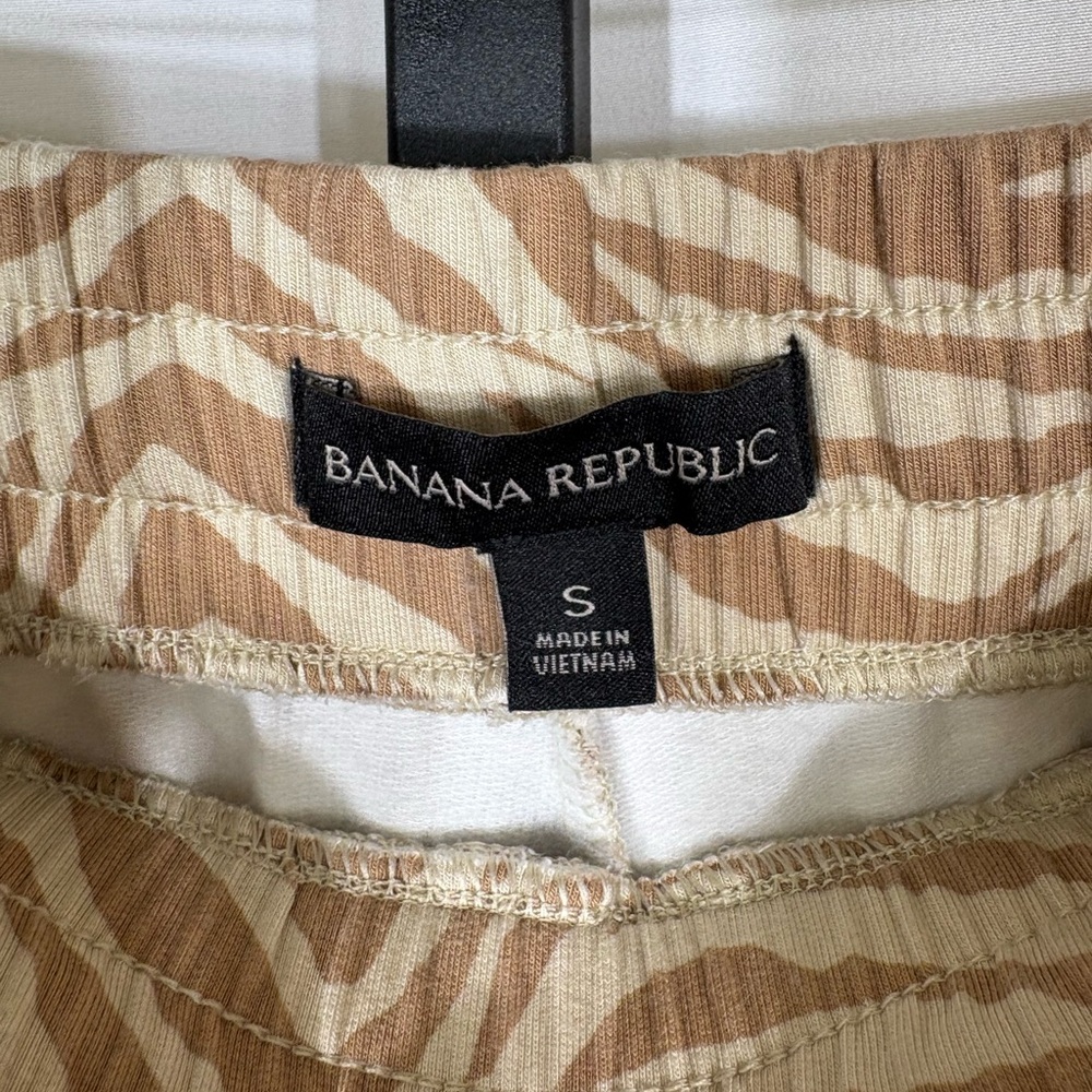 Banana Republic Animal Print Terry Lounge Shorts Women’s Small - Picture 3 of 8